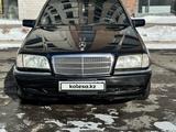 Mercedes-Benz C 240 1998 года за 3 000 000 тг. в Караганда – фото 2