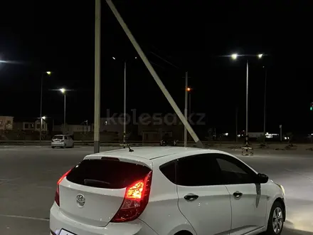 Hyundai Solaris 2015 года за 3 800 000 тг. в Актау – фото 4