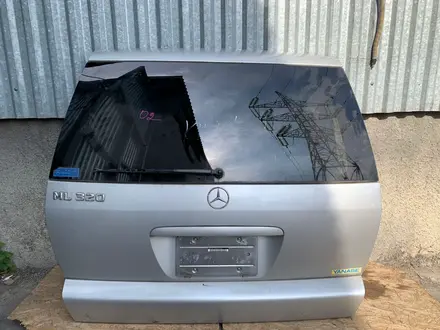 Крышка багажника AMG на Mercedes-Benz ML320 W163 за 80 000 тг. в Алматы – фото 2