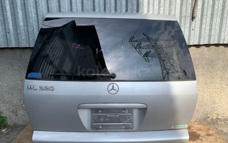 Крышка багажника на Mercedes-Benz ML320 W163 за 50 000 тг. в Алматы