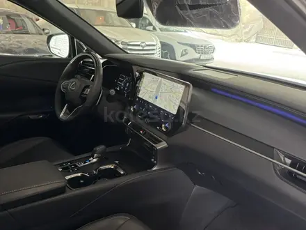 Lexus RX 350 2022 года за 30 500 000 тг. в Алматы – фото 14