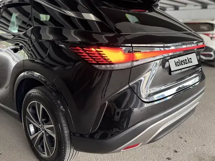 Lexus RX 350 2022 года за 30 500 000 тг. в Алматы – фото 19