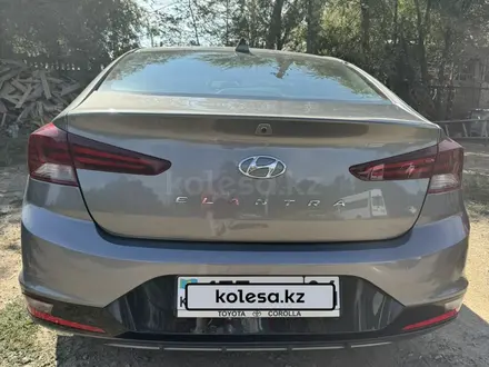 Hyundai Elantra 2019 года за 9 200 000 тг. в Актобе – фото 8