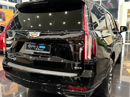 Cadillac Escalade Sport Platinum 2023 года за 89 000 000 тг. в Актобе – фото 10