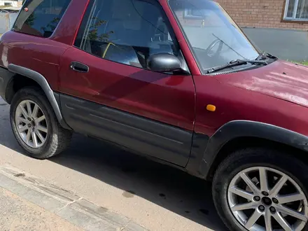 Toyota RAV4 1996 года за 2 000 000 тг. в Астана – фото 2