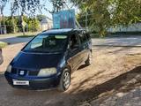 SEAT Alhambra 2001 года за 2 350 000 тг. в Уральск – фото 2