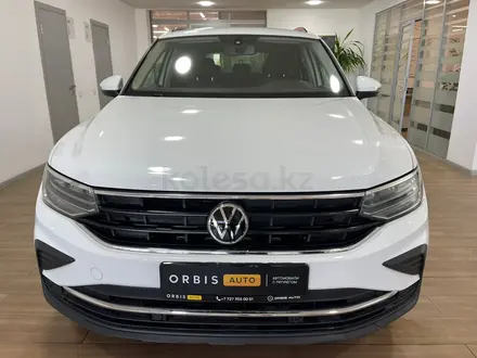 Volkswagen Tiguan 2021 года за 10 790 000 тг. в Алматы – фото 2