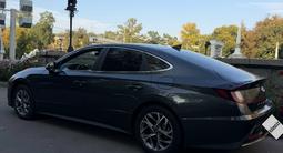 Hyundai Sonata 2021 года за 8 700 000 тг. в Алматы – фото 2