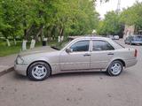 Mercedes-Benz C 200 1995 года за 1 650 000 тг. в Караганда – фото 2