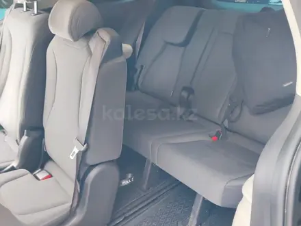 Kia Carnival 2023 года за 18 500 000 тг. в Алматы – фото 2