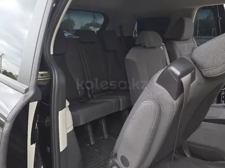 Kia Carnival 2023 года за 18 500 000 тг. в Алматы – фото 11