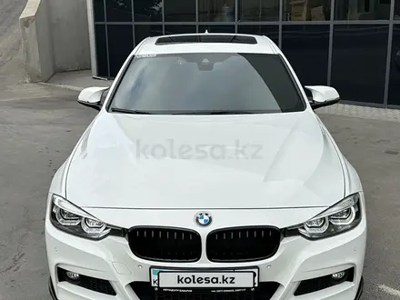 BMW 330 2017 года за 16 500 000 тг. в Алматы – фото 4