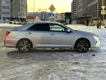 Toyota Camry 2015 года за 9 650 000 тг. в Астана – фото 6