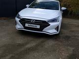 Hyundai Elantra 2019 года за 8 100 000 тг. в Уральск – фото 4