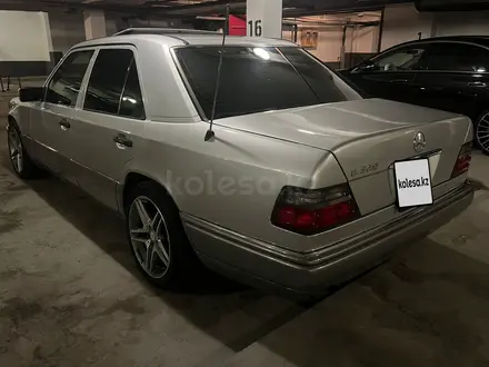 Mercedes-Benz E 320 1994 года за 3 700 000 тг. в Алматы – фото 3