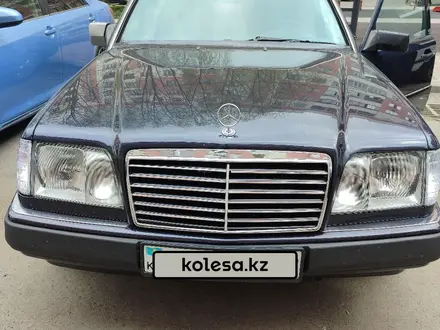 Mercedes-Benz E 220 1994 года за 1 300 000 тг. в Алматы – фото 6