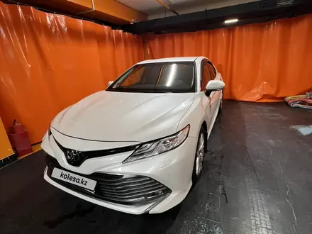 Toyota Camry 2019 года за 13 999 999 тг. в Алматы