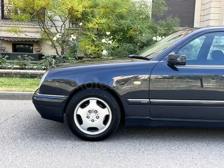 Mercedes-Benz E 320 1998 года за 3 700 000 тг. в Алматы – фото 13