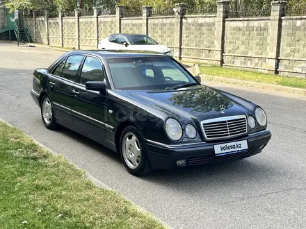 Mercedes-Benz E 320 1998 года за 3 700 000 тг. в Алматы – фото 26