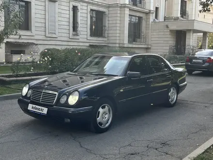 Mercedes-Benz E 320 1998 года за 3 700 000 тг. в Алматы – фото 7
