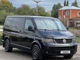 Volkswagen Caravelle 2008 года за 7 600 000 тг. в Алматы