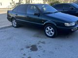 Volkswagen Passat 1994 года за 1 800 000 тг. в Жанаозен – фото 2