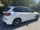 BMW X5 2019 года за 29 000 000 тг. в Караганда – фото 5