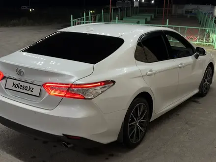 Toyota Camry 2021 года за 18 200 000 тг. в Шымкент – фото 4