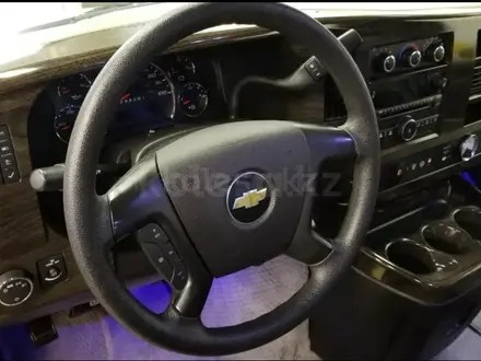 Chevrolet Express 2012 года за 35 000 000 тг. в Астана – фото 19