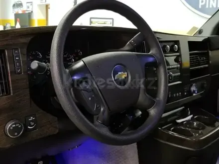 Chevrolet Express 2012 года за 35 000 000 тг. в Астана – фото 20