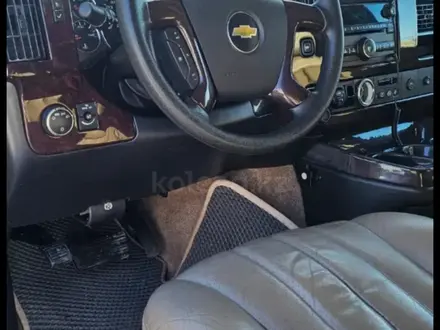 Chevrolet Express 2012 года за 35 000 000 тг. в Астана – фото 26