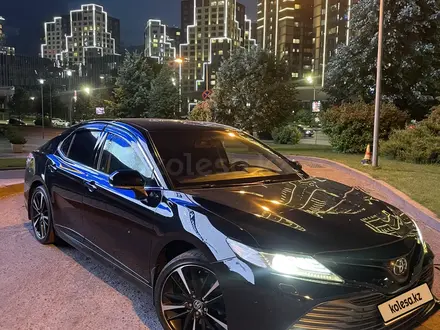 Toyota Camry 2020 года за 12 950 000 тг. в Алматы