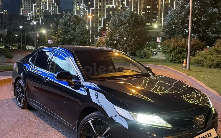 Toyota Camry 2020 года за 12 950 000 тг. в Алматы