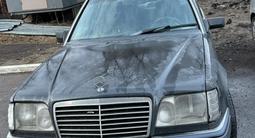 Mercedes-Benz E 220 1994 года за 2 300 000 тг. в Караганда
