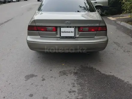 Toyota Camry 1999 года за 3 900 000 тг. в Алматы – фото 4