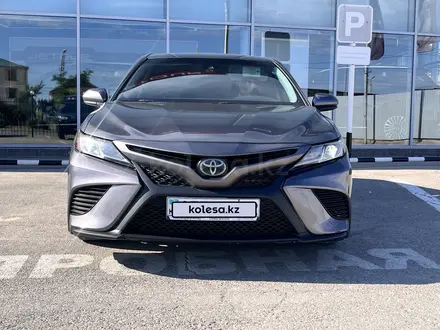 Toyota Camry 2019 года за 9 850 000 тг. в Актау – фото 4