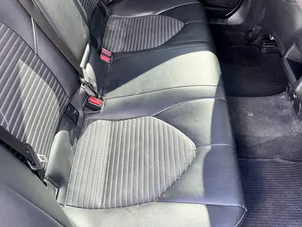 Toyota Camry 2019 года за 9 850 000 тг. в Актау – фото 10