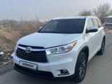 Toyota Highlander 2015 года за 16 500 000 тг. в Алматы