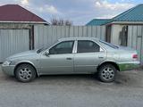 Toyota Camry 2001 года за 1 950 000 тг. в Атырау – фото 2