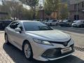 Toyota Camry 2019 года за 15 000 000 тг. в Алматы