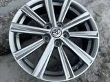 Новые диски R17 Toyota Camry 50 за 230 000 тг. в Астана – фото 2