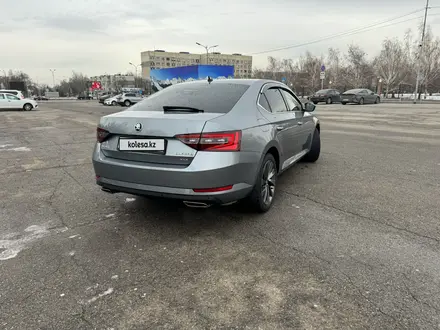 Skoda Superb 2018 года за 11 200 000 тг. в Алматы – фото 4