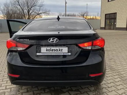 Hyundai Elantra 2014 года за 3 500 000 тг. в Уральск – фото 2