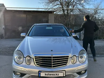 Mercedes-Benz E 550 2008 года за 4 900 000 тг. в Шымкент – фото 3