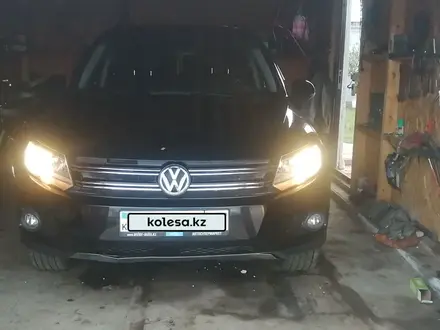 Volkswagen Tiguan 2015 года за 9 300 000 тг. в Уральск – фото 7