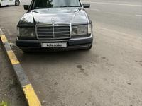 Mercedes-Benz E 220 1993 года за 2 200 000 тг. в Экибастуз