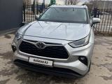 Toyota Highlander 2022 года за 27 000 000 тг. в Актобе