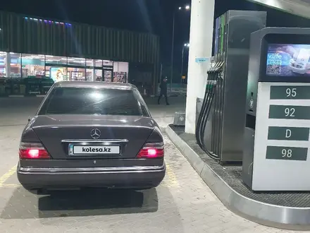 Mercedes-Benz E 200 1991 года за 1 500 000 тг. в Алматы – фото 4