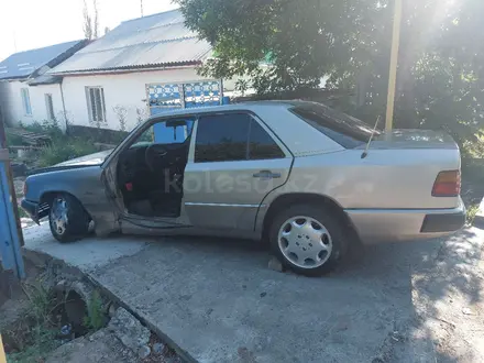 Mercedes-Benz E 230 1988 года за 700 000 тг. в Балпык би