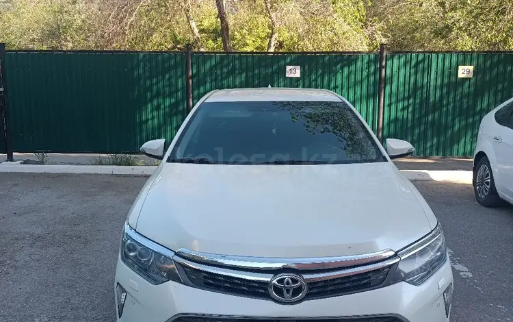 Toyota Camry 2018 года за 11 000 000 тг. в Актобе
